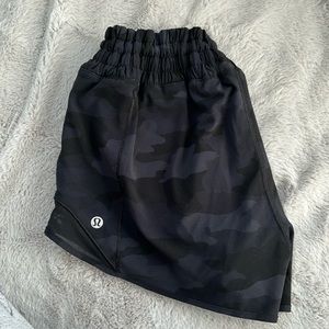 lululemon hotty hot high rise 2.5